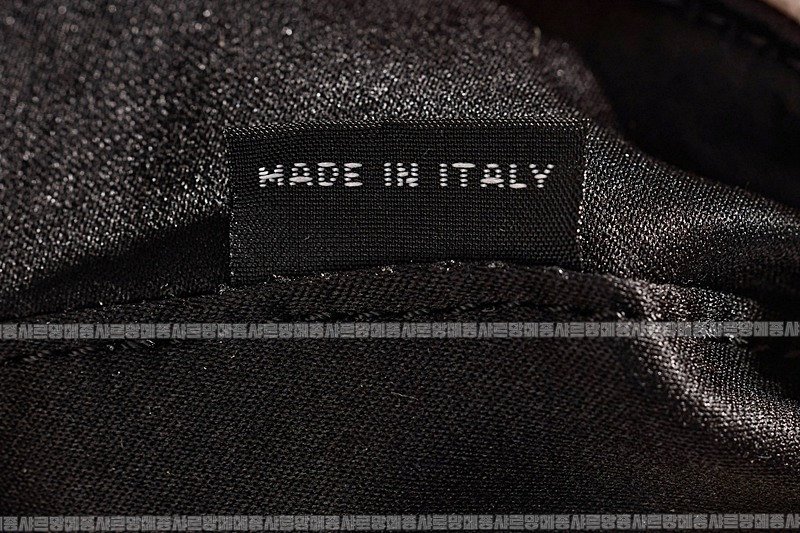 미우미우아르카디마테라세나파가죽백  20260314-150527-014루.jpg