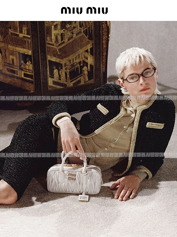 미우미우아르카디마테라세나파가죽백  20260314-151027-029루.jpg