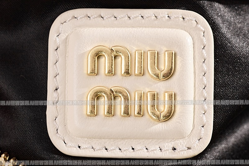 미우미우아르카디마테라세나파가죽백  20260314-151024-012루.jpg