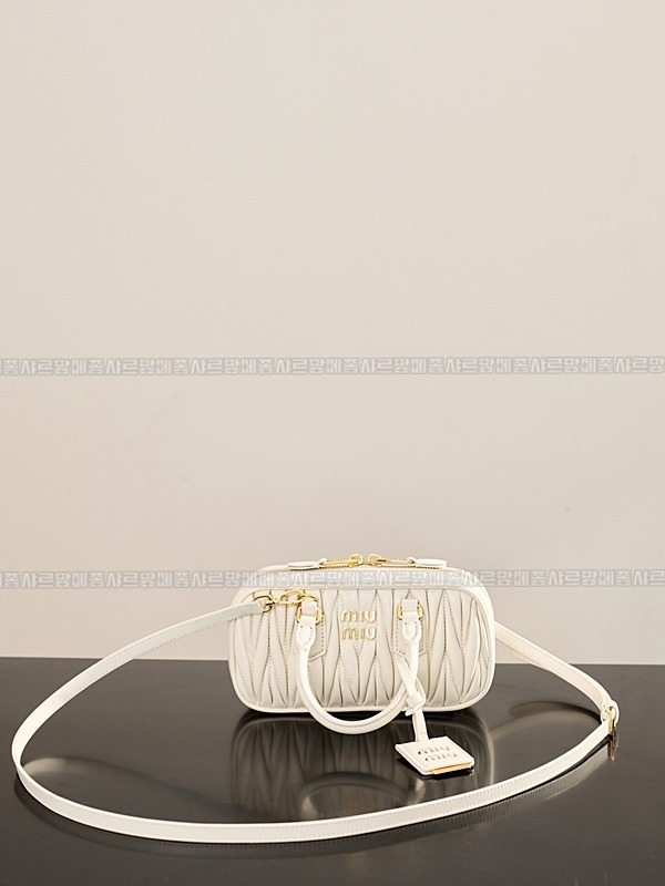 미우미우아르카디마테라세나파가죽백  20260314-153328-005루.jpg