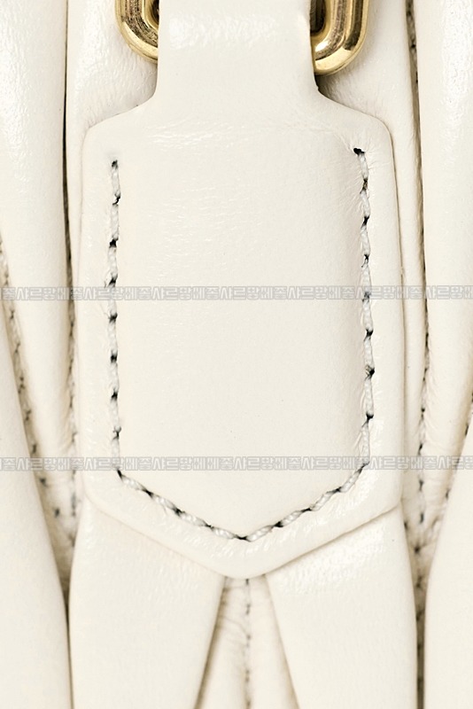 미우미우아르카디마테라세나파가죽백  20260314-153329-010루.jpg