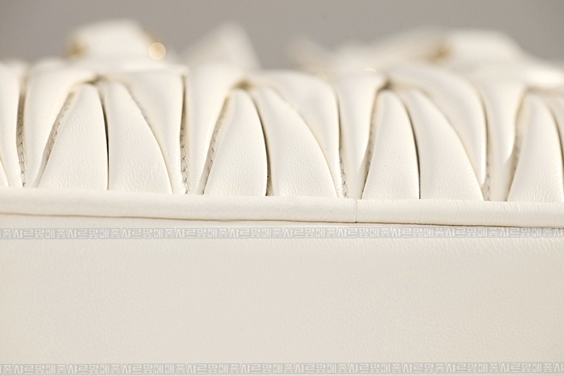 미우미우아르카디마테라세나파가죽백  20260314-153329-015루.jpg