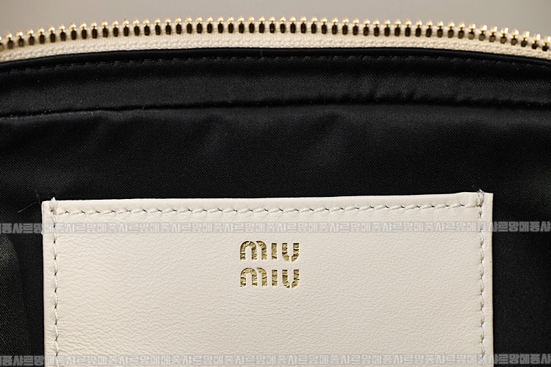 미우미우아르카디마테라세나파가죽백  20260314-153330-021루.jpg