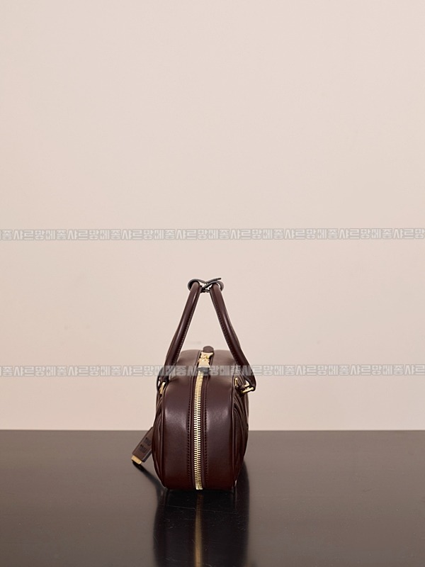 미우미우아르카디마테라세나파가죽백  20260314-160140-006루.jpg