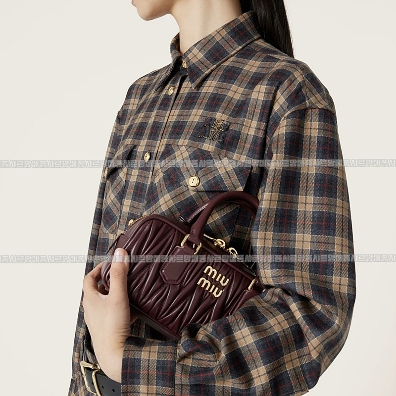 미우미우아르카디마테라세나파가죽백  20260314-160435-028루.jpg