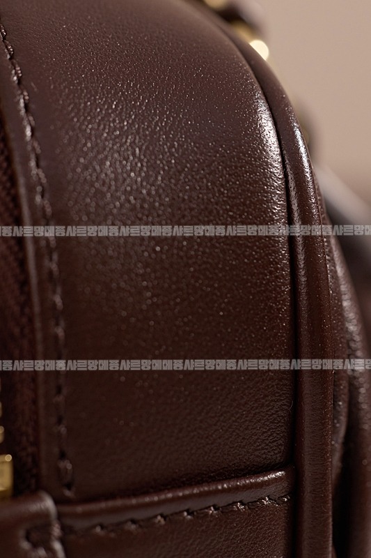 미우미우아르카디마테라세나파가죽백  20260314-160433-013루.jpg