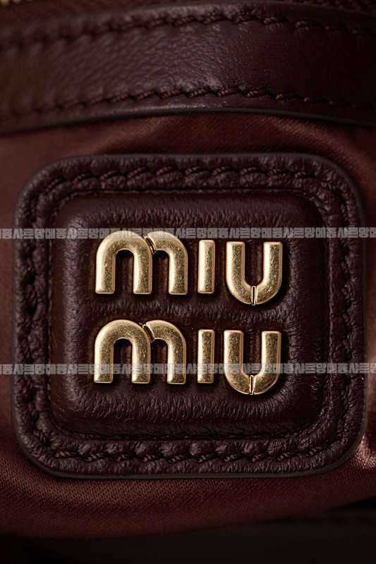 미우미우아르카디마테라세나파가죽백  20260314-160433-017루.jpg