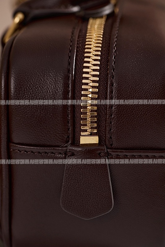 미우미우아르카디마테라세나파가죽백  20260314-160434-020루.jpg