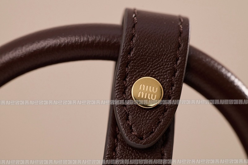 미우미우아르카디마테라세나파가죽백  20260314-160434-021루.jpg