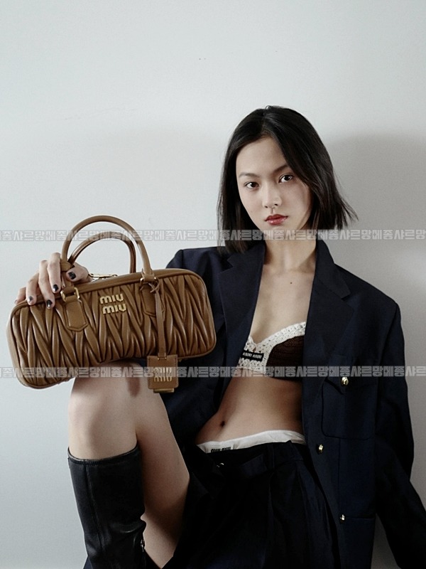 미우미우아르카디마테라세나파가죽백  20260314-161334-026루.jpg