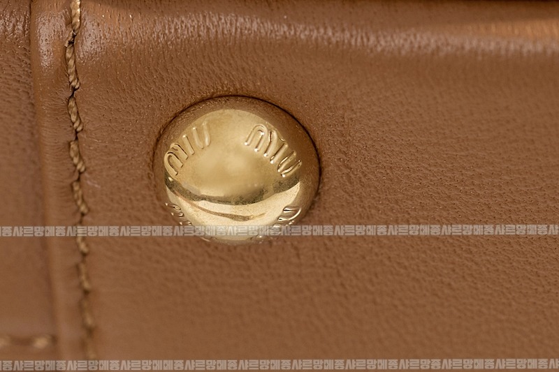 미우미우아르카디마테라세나파가죽백  20260314-161333-020루.jpg