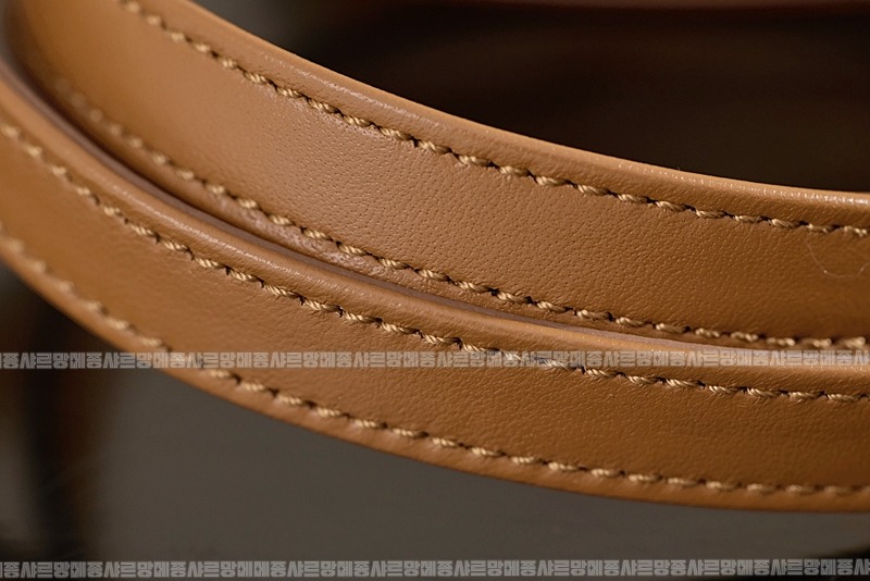 미우미우아르카디마테라세나파가죽백  20260314-163058-010루.jpg