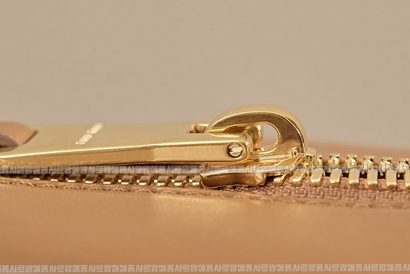 미우미우아르카디마테라세나파가죽백  20260314-163100-020루.jpg