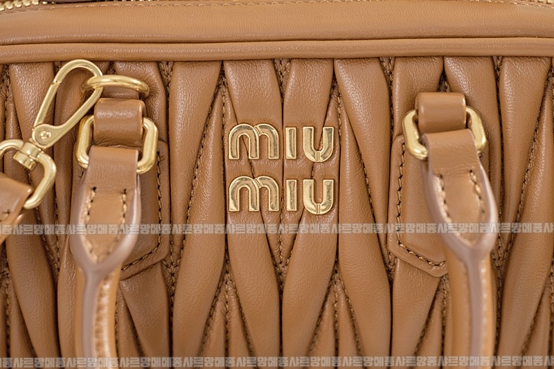 미우미우아르카디마테라세나파가죽백  20260314-163421-021루.jpg