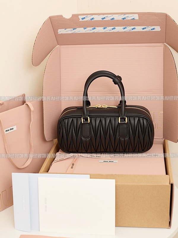 미우미우아르카디마테라세나파가죽백  20260314-164545-023루.jpg