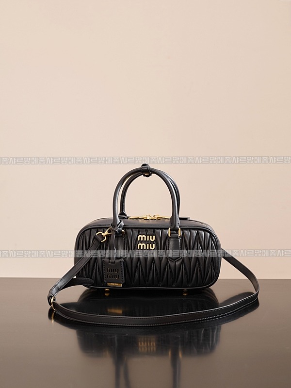 미우미우아르카디마테라세나파가죽백  20260314-164542-005루.jpg