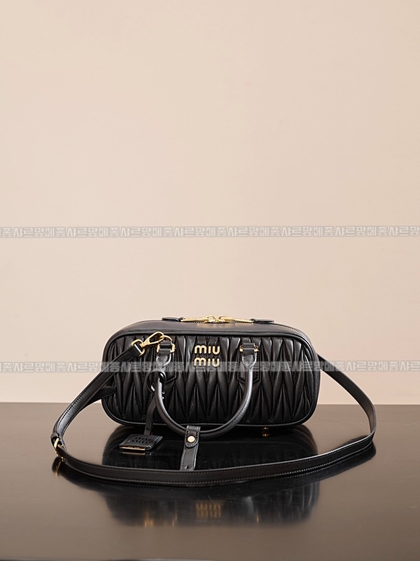 미우미우아르카디마테라세나파가죽백  20260314-164543-006루.jpg