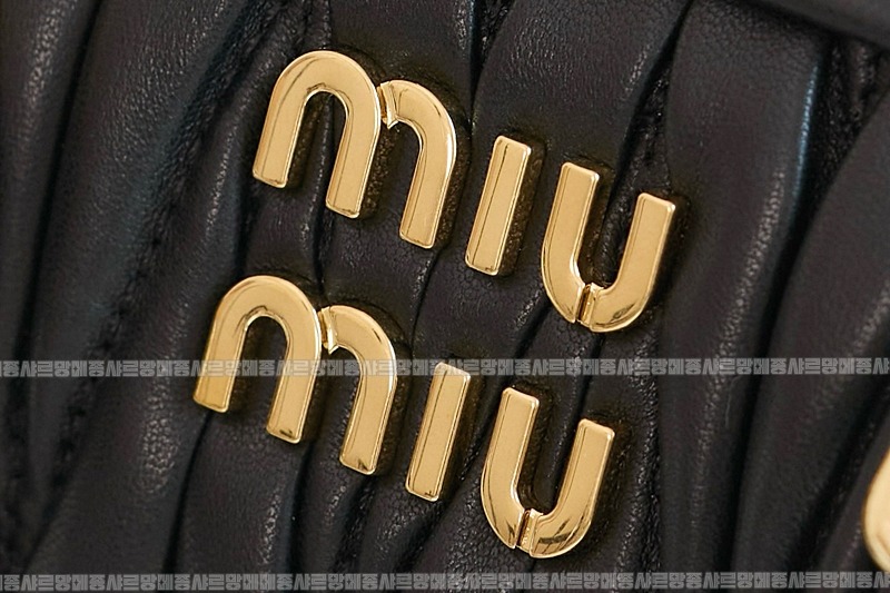 미우미우아르카디마테라세나파가죽백  20260314-164545-022루.jpg