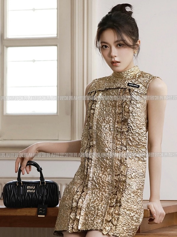 미우미우아르카디마테라세나파가죽백  20260314-164909-029루.jpg