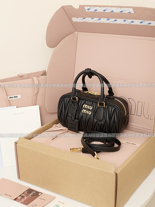 미우미우아르카디마테라세나파가죽백  20260314-164908-023루.jpg