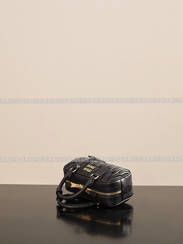 미우미우아르카디마테라세나파가죽백  20260314-164906-009루.jpg