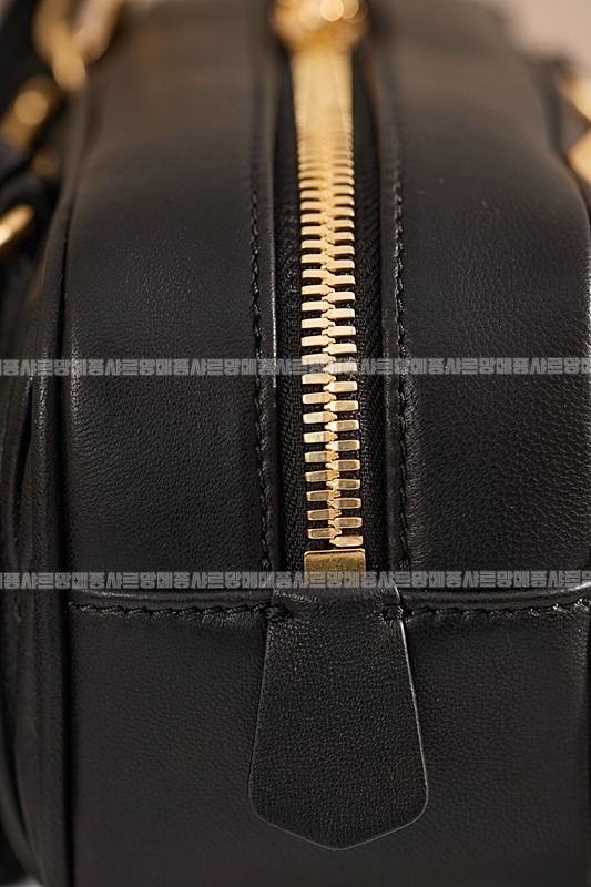 미우미우아르카디마테라세나파가죽백  20260314-164907-019루.jpg