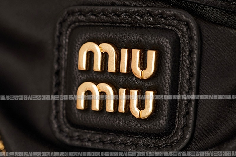 미우미우아르카디마테라세나파가죽백  20260314-164908-022루.jpg