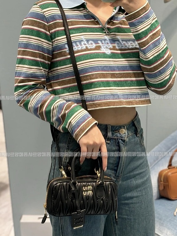 미우미우아르카디마테라세나파가죽백  20260314-165221-027루.jpg