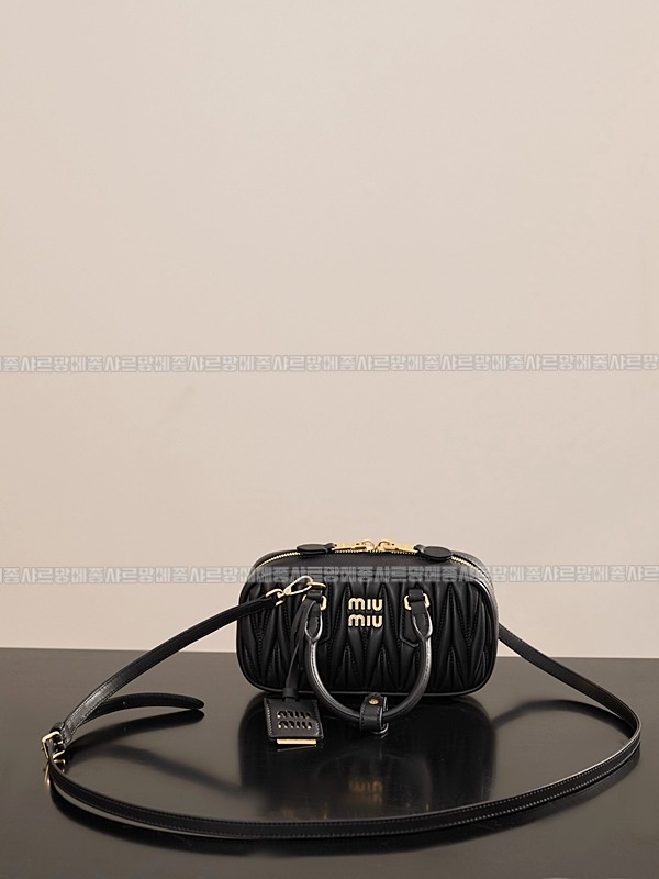 미우미우아르카디마테라세나파가죽백  20260314-165216-003루.jpg