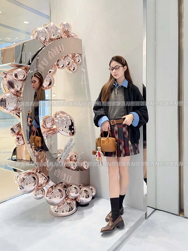 미우미우아르카디레더백 20260315-110206-026루.jpg