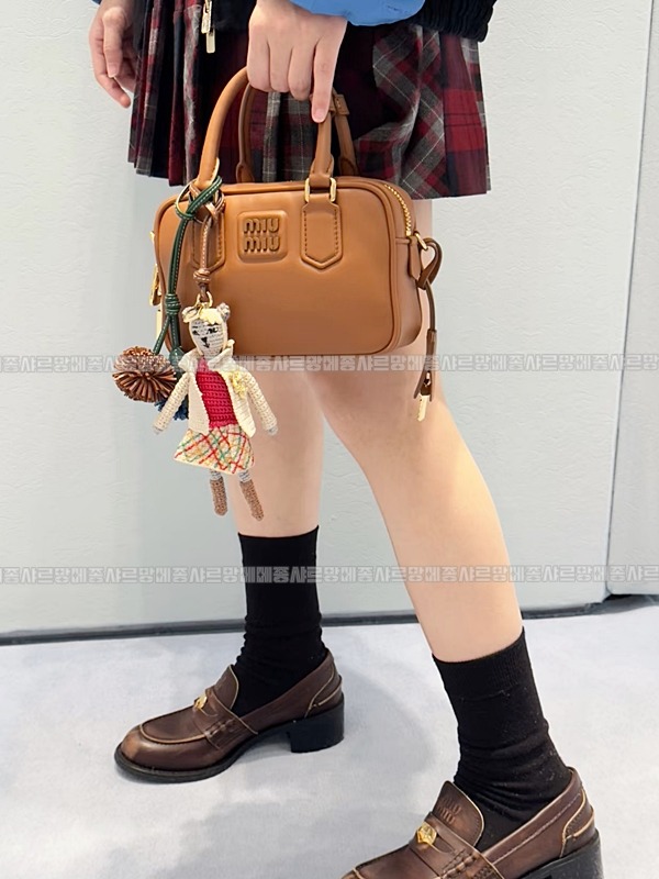 미우미우아르카디레더백 20260315-110206-025루.jpg