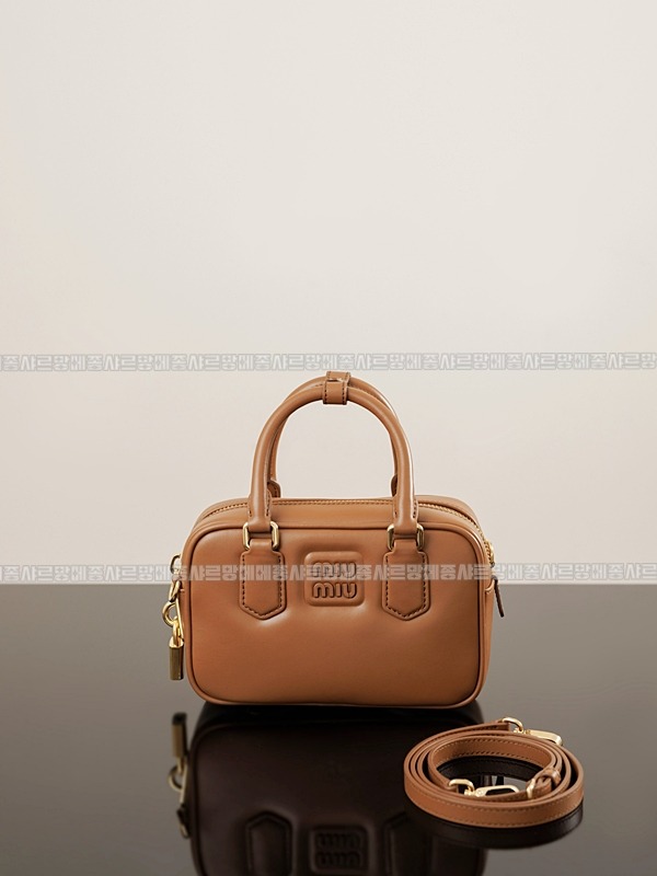 미우미우아르카디레더백 20260315-110201-001루.jpg