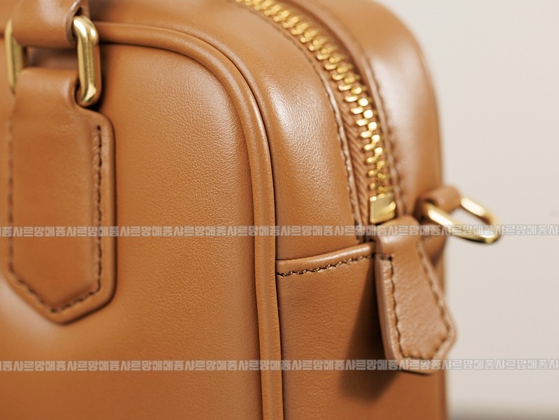 미우미우아르카디레더백 20260315-110203-011루.jpg