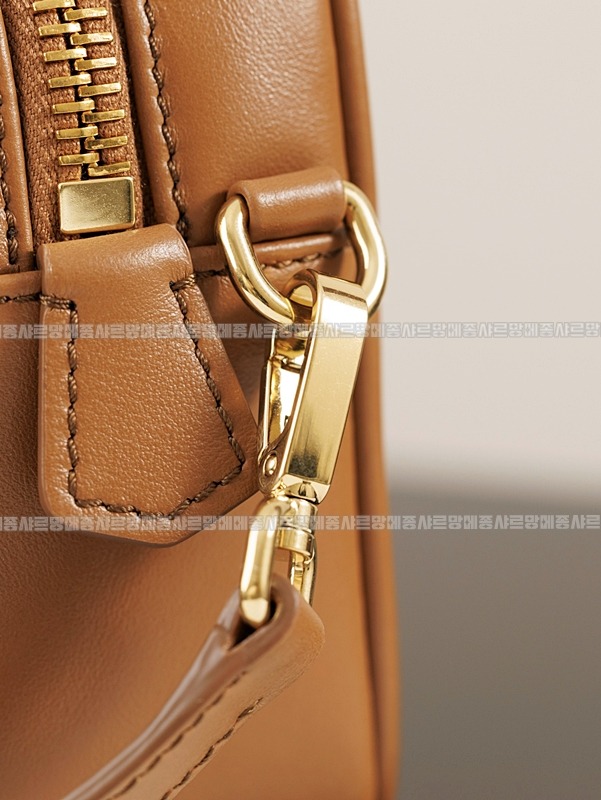 미우미우아르카디레더백 20260315-110203-014루.jpg