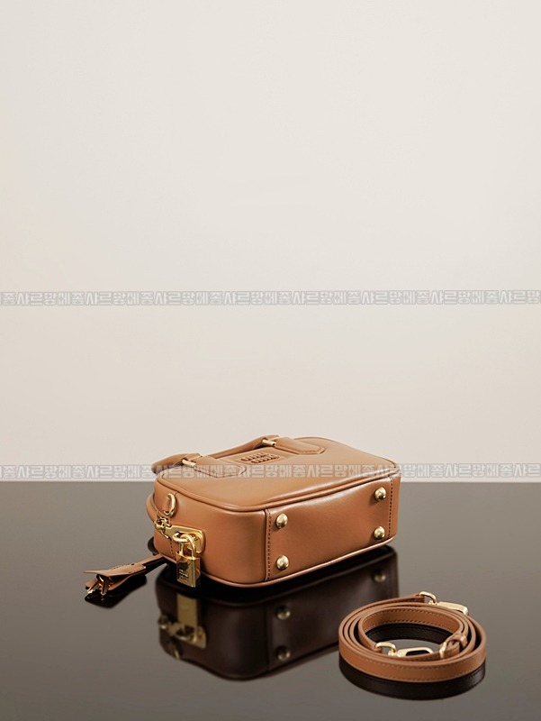 미우미우아르카디레더백 20260315-110201-006루.jpg