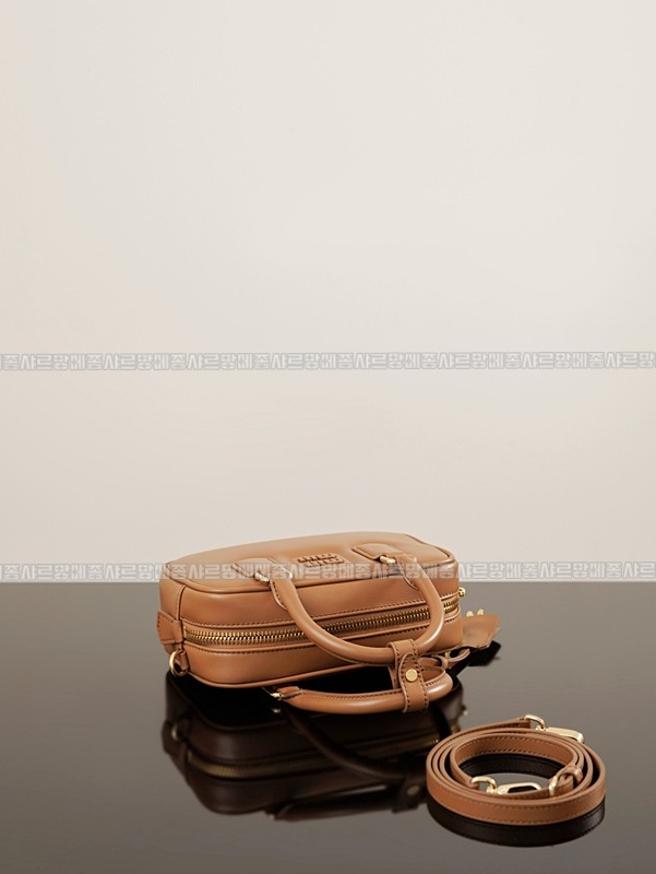 미우미우아르카디레더백 20260315-110201-005루.jpg