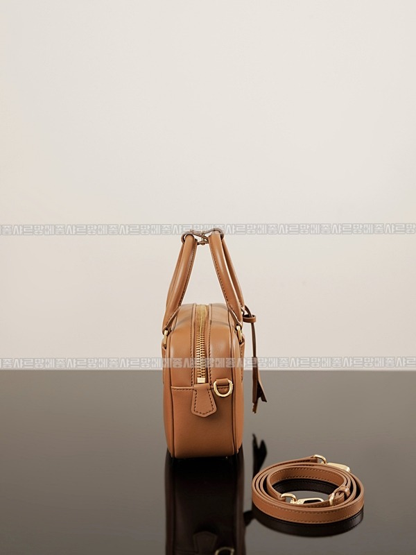 미우미우아르카디레더백 20260315-110202-008루.jpg