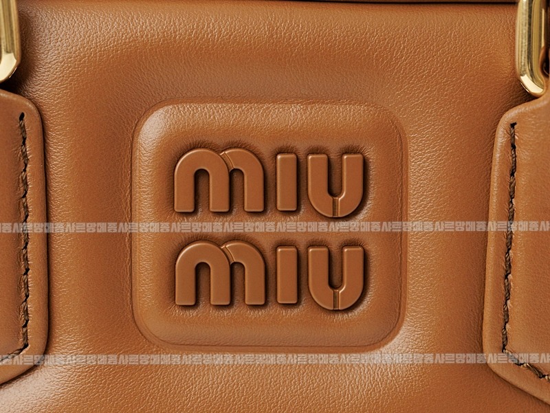 미우미우아르카디레더백 20260315-110203-010루.jpg