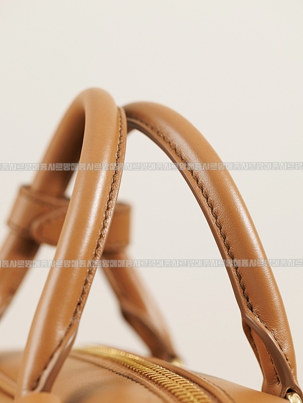 미우미우아르카디레더백 20260315-110204-018루.jpg