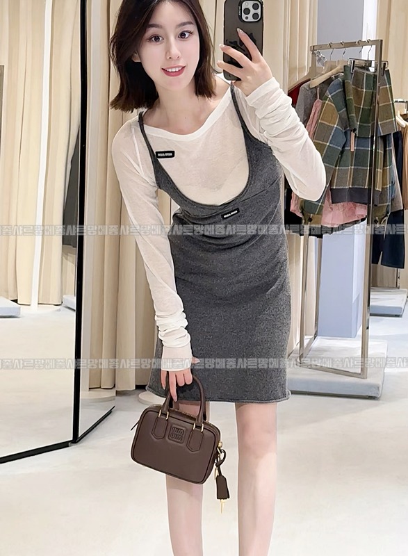 미우미우아르카디레더백 20260315-111250-025루.jpg