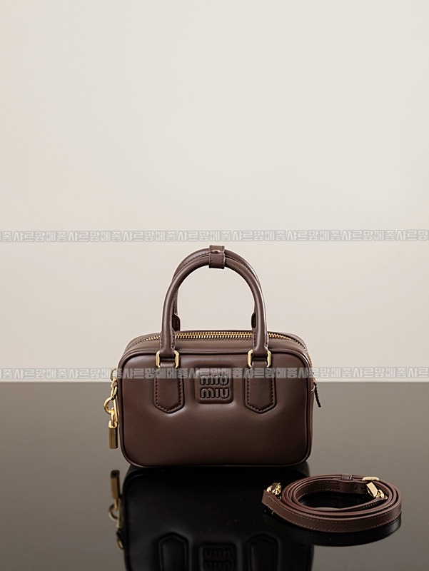 미우미우아르카디레더백 20260315-111245-001루.jpg