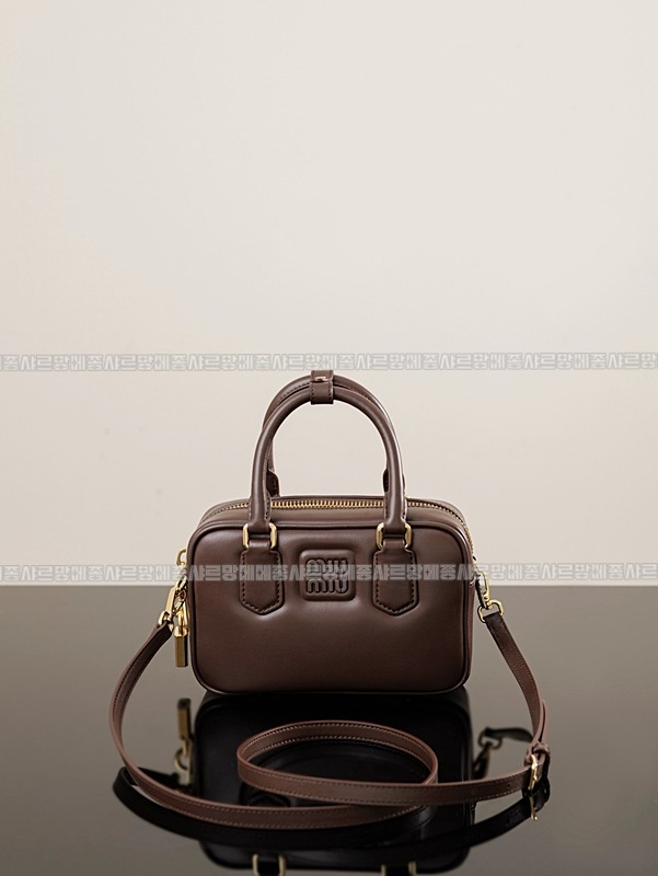 미우미우아르카디레더백 20260315-111246-007루.jpg