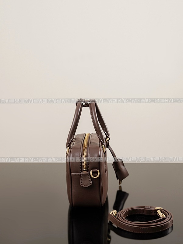 미우미우아르카디레더백 20260315-111246-008루.jpg