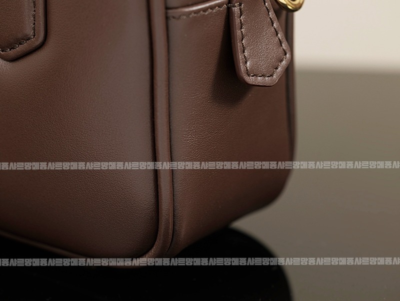 미우미우아르카디레더백 20260315-111247-011루.jpg