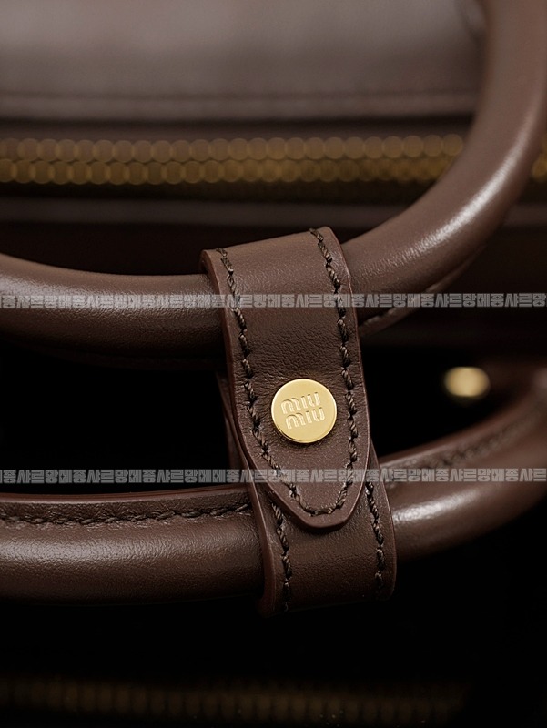 미우미우아르카디레더백 20260315-111248-016루.jpg