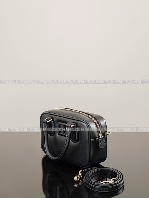 미우미우아르카디레더백 20260315-111525-005루.jpg