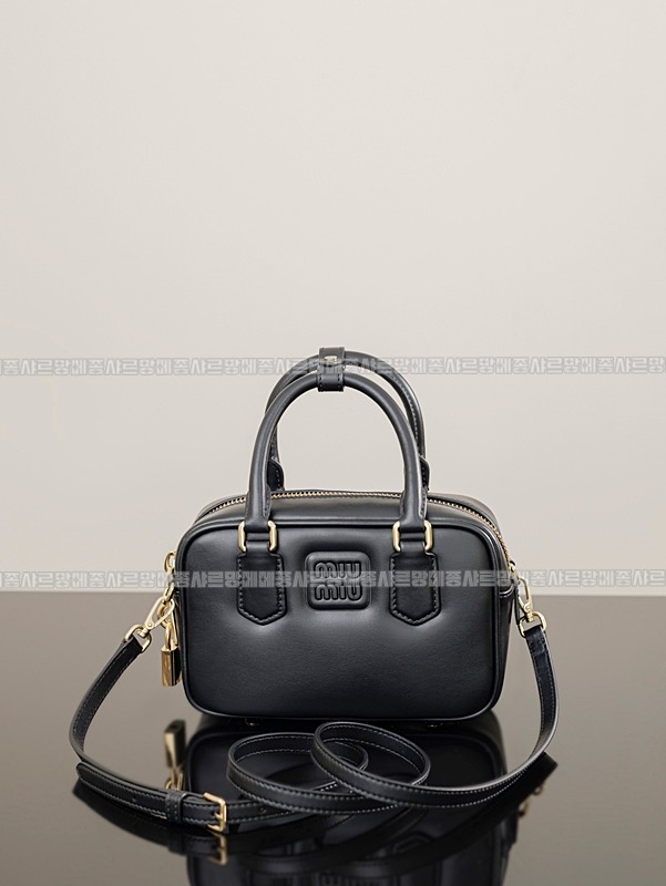 미우미우아르카디레더백 20260315-111525-007루.jpg