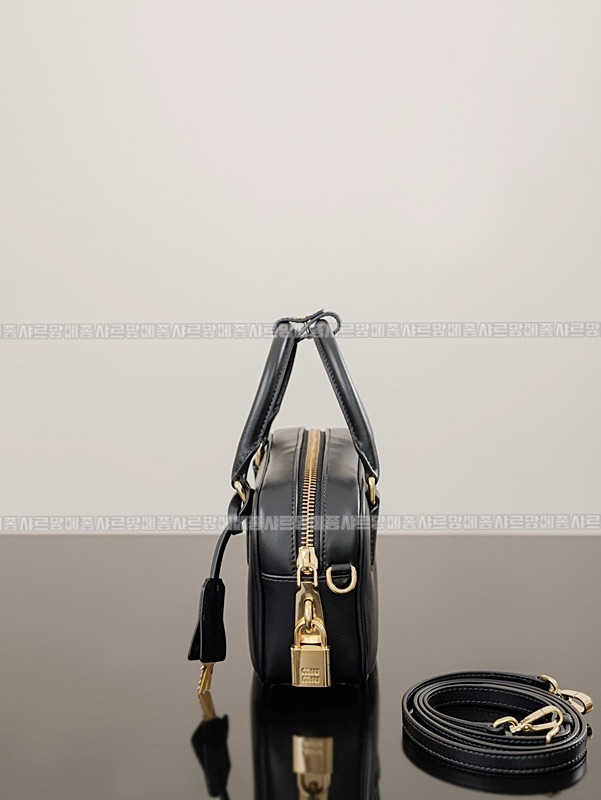 미우미우아르카디레더백 20260315-111525-008루.jpg