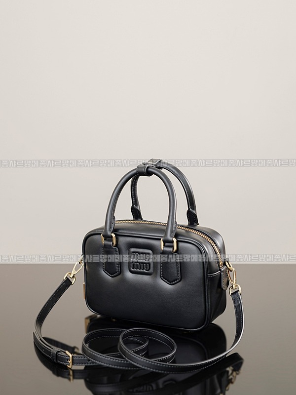 미우미우아르카디레더백 20260315-111526-009루.jpg