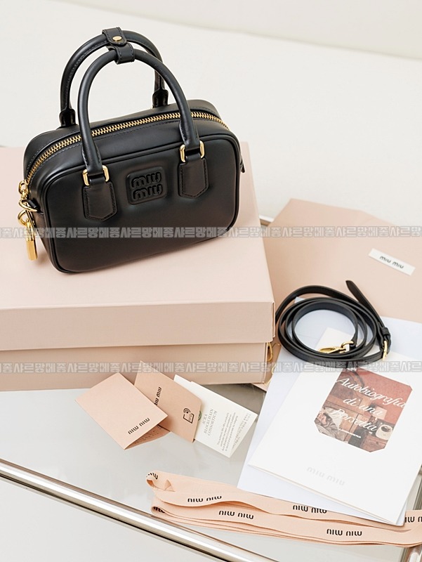 미우미우아르카디레더백 20260315-111529-023루.jpg